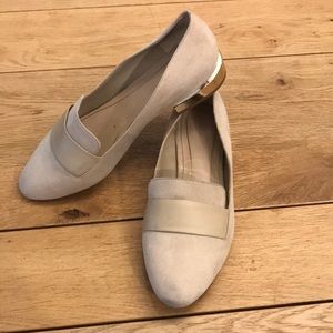 EUC Aldo Loafers with gold heel